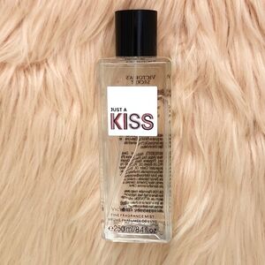 Brand New Victoria's Secret JUST A KISS FINE FRAGRANCE MIST